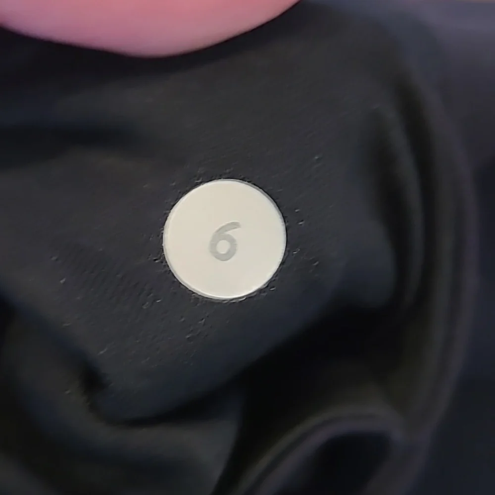 Lululemon Black Leggings Size 6 - Picture 4 of 6